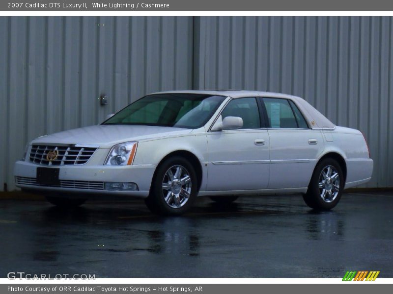 White Lightning / Cashmere 2007 Cadillac DTS Luxury II
