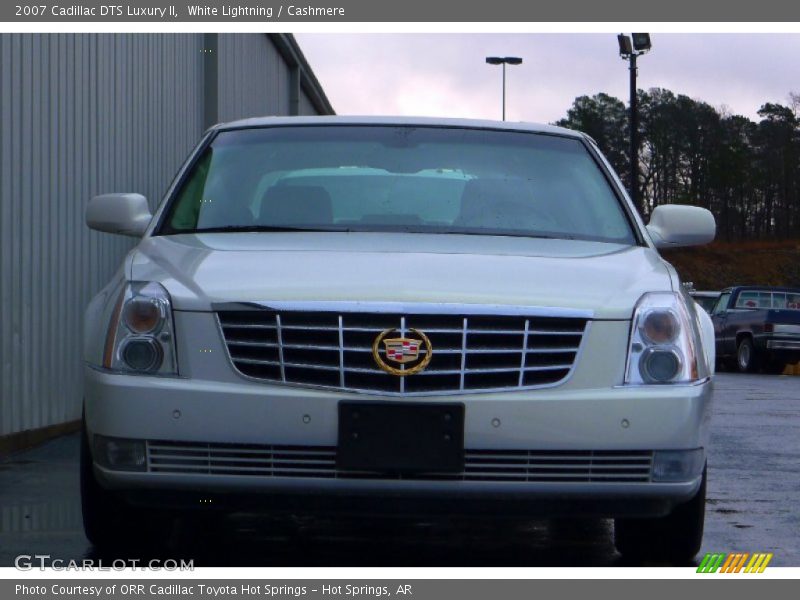 White Lightning / Cashmere 2007 Cadillac DTS Luxury II