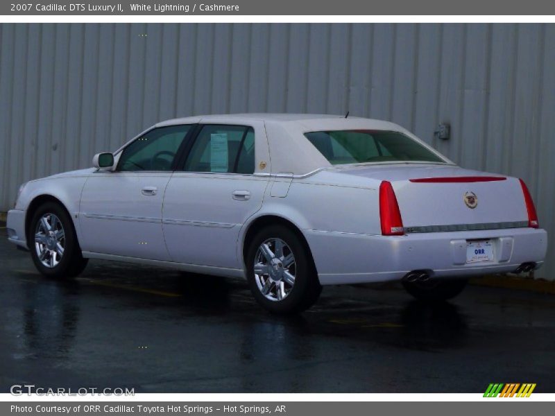 White Lightning / Cashmere 2007 Cadillac DTS Luxury II