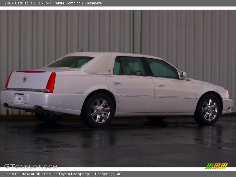 White Lightning / Cashmere 2007 Cadillac DTS Luxury II