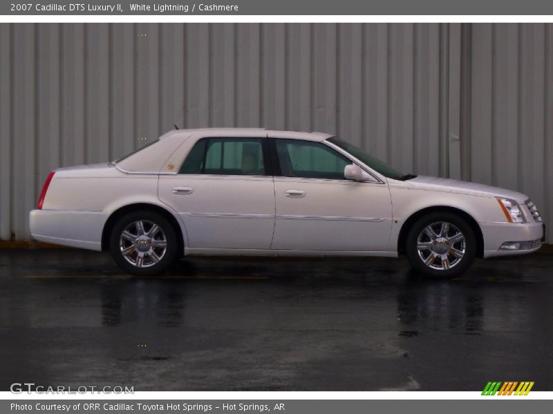 White Lightning / Cashmere 2007 Cadillac DTS Luxury II
