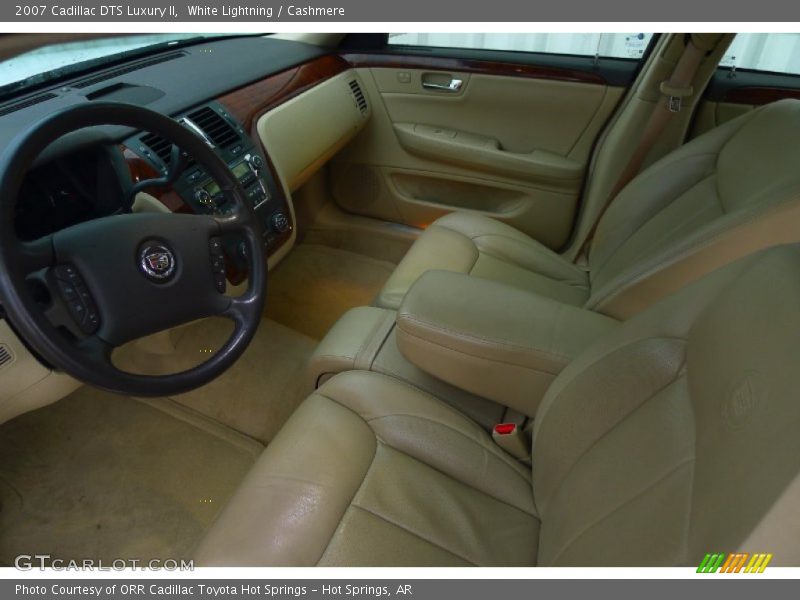 White Lightning / Cashmere 2007 Cadillac DTS Luxury II
