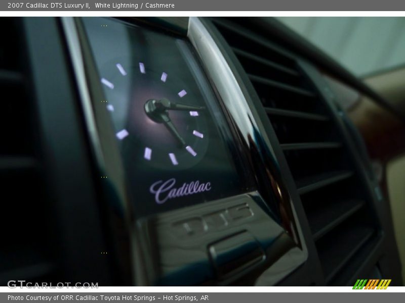 White Lightning / Cashmere 2007 Cadillac DTS Luxury II