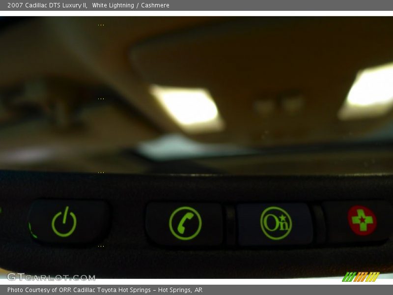White Lightning / Cashmere 2007 Cadillac DTS Luxury II