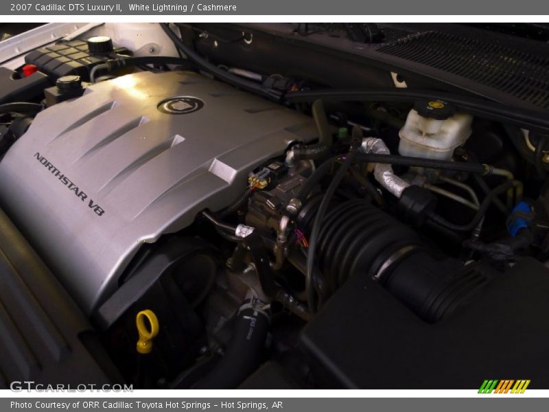 White Lightning / Cashmere 2007 Cadillac DTS Luxury II