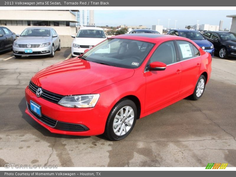 Front 3/4 View of 2013 Jetta SE Sedan