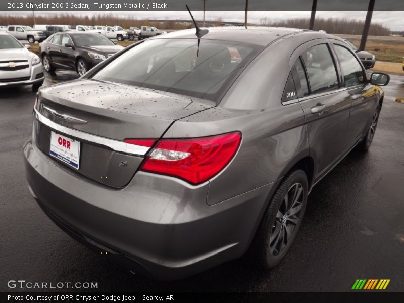Tungsten Metallic / Black 2013 Chrysler 200 S Sedan