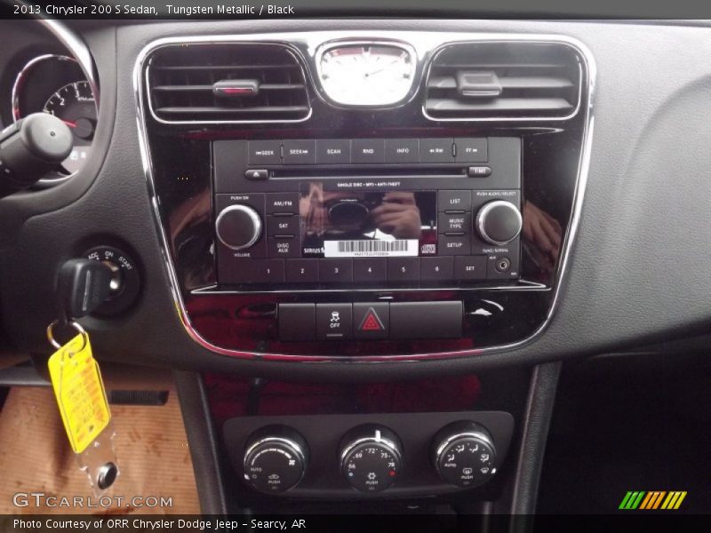 Tungsten Metallic / Black 2013 Chrysler 200 S Sedan