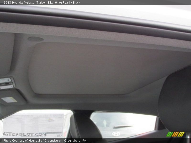 Elite White Pearl / Black 2013 Hyundai Veloster Turbo
