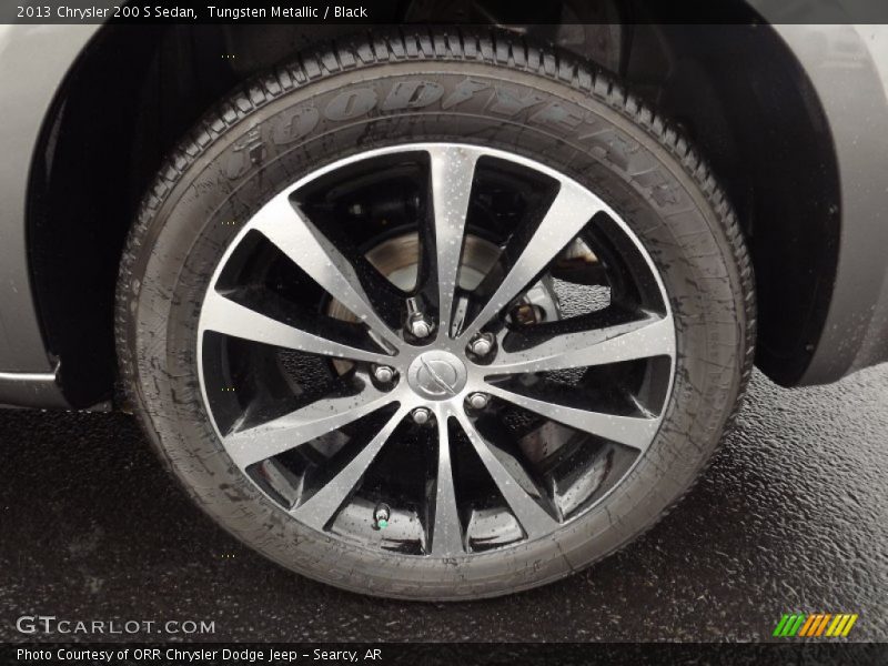 Tungsten Metallic / Black 2013 Chrysler 200 S Sedan