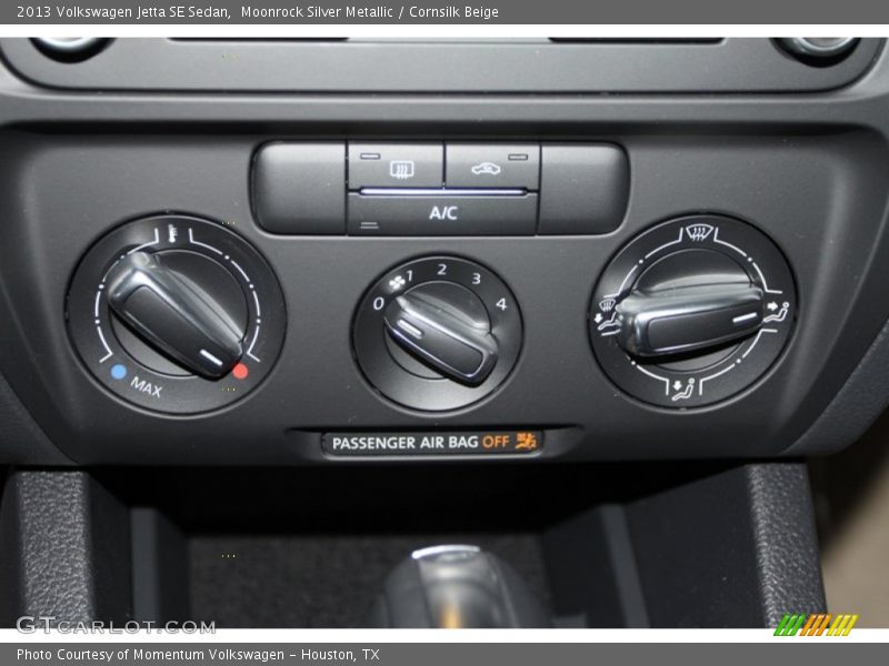 Moonrock Silver Metallic / Cornsilk Beige 2013 Volkswagen Jetta SE Sedan