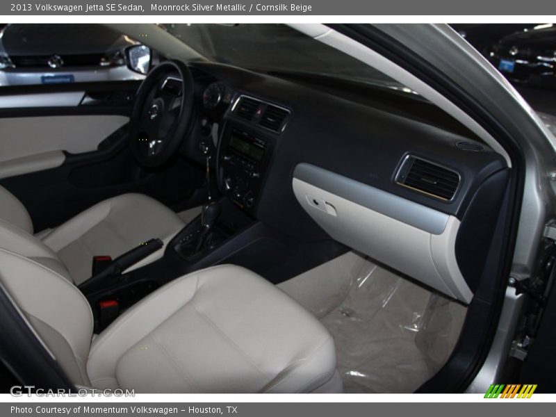 Moonrock Silver Metallic / Cornsilk Beige 2013 Volkswagen Jetta SE Sedan