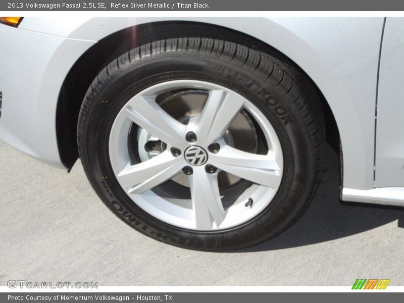 Reflex Silver Metallic / Titan Black 2013 Volkswagen Passat 2.5L SE
