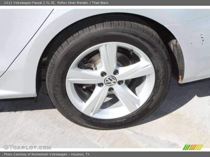 Reflex Silver Metallic / Titan Black 2013 Volkswagen Passat 2.5L SE