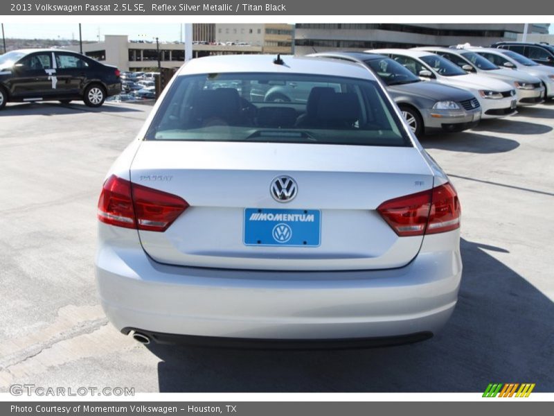 Reflex Silver Metallic / Titan Black 2013 Volkswagen Passat 2.5L SE