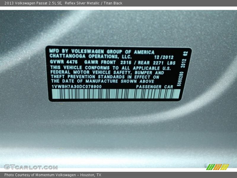 Reflex Silver Metallic / Titan Black 2013 Volkswagen Passat 2.5L SE