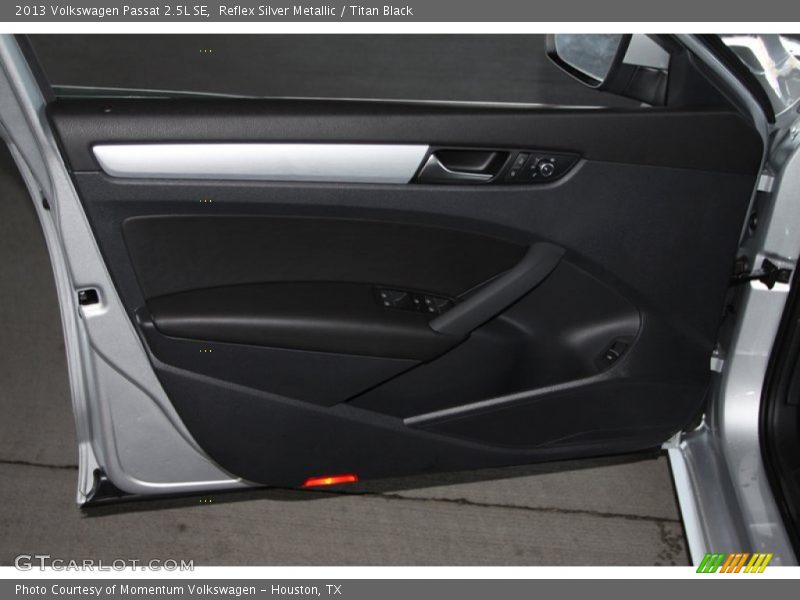 Reflex Silver Metallic / Titan Black 2013 Volkswagen Passat 2.5L SE