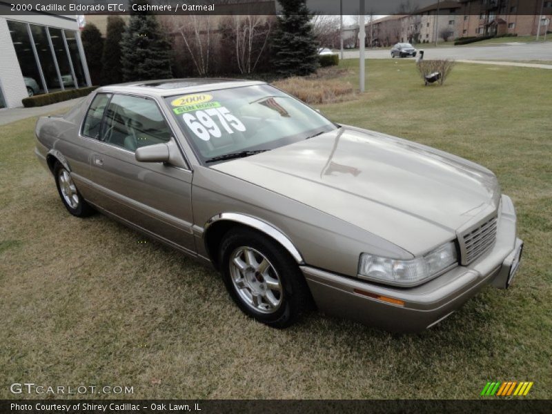 Front 3/4 View of 2000 Eldorado ETC