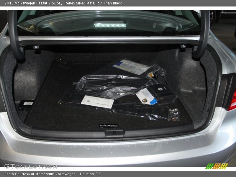 Reflex Silver Metallic / Titan Black 2013 Volkswagen Passat 2.5L SE