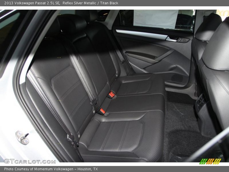 Reflex Silver Metallic / Titan Black 2013 Volkswagen Passat 2.5L SE