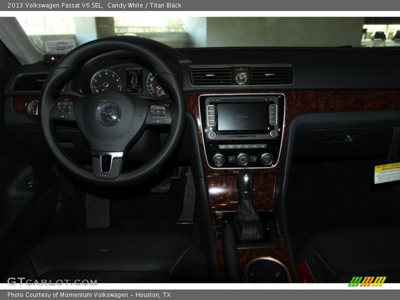 Candy White / Titan Black 2013 Volkswagen Passat V6 SEL