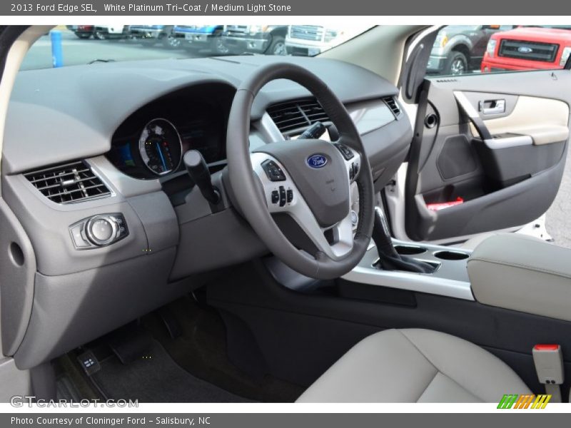 White Platinum Tri-Coat / Medium Light Stone 2013 Ford Edge SEL