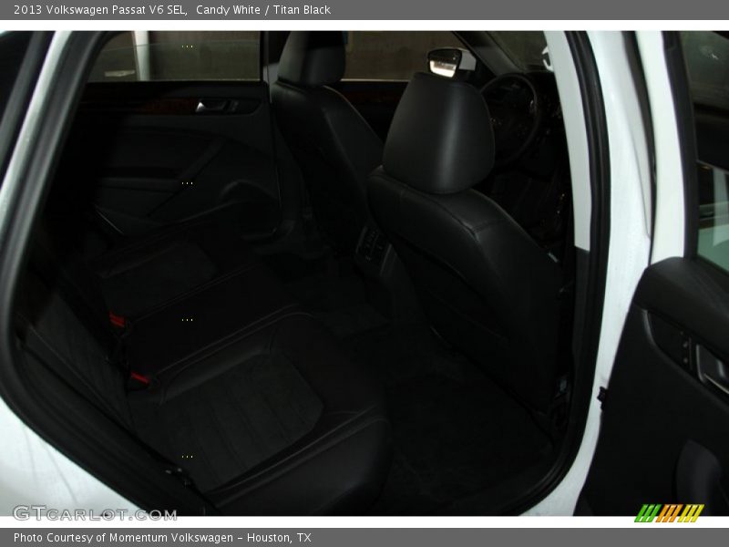 Candy White / Titan Black 2013 Volkswagen Passat V6 SEL