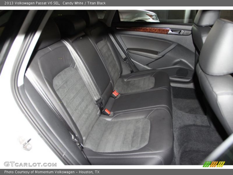 Candy White / Titan Black 2013 Volkswagen Passat V6 SEL