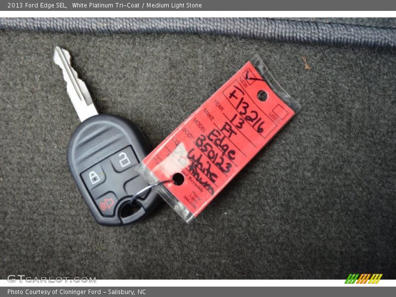 White Platinum Tri-Coat / Medium Light Stone 2013 Ford Edge SEL