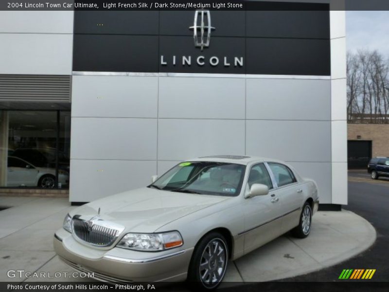 Light French Silk / Dark Stone/Medium Light Stone 2004 Lincoln Town Car Ultimate