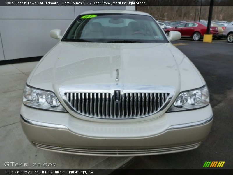 Light French Silk / Dark Stone/Medium Light Stone 2004 Lincoln Town Car Ultimate