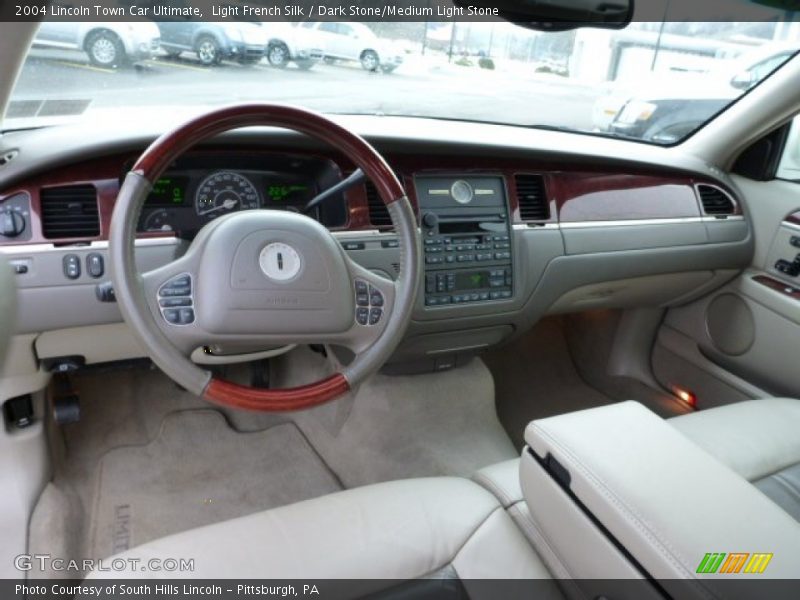 Dark Stone/Medium Light Stone Interior - 2004 Town Car Ultimate 