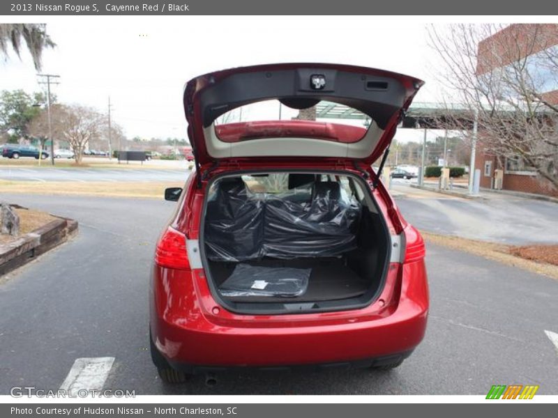 Cayenne Red / Black 2013 Nissan Rogue S