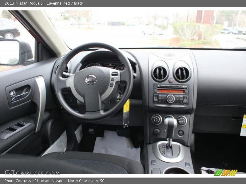 Cayenne Red / Black 2013 Nissan Rogue S