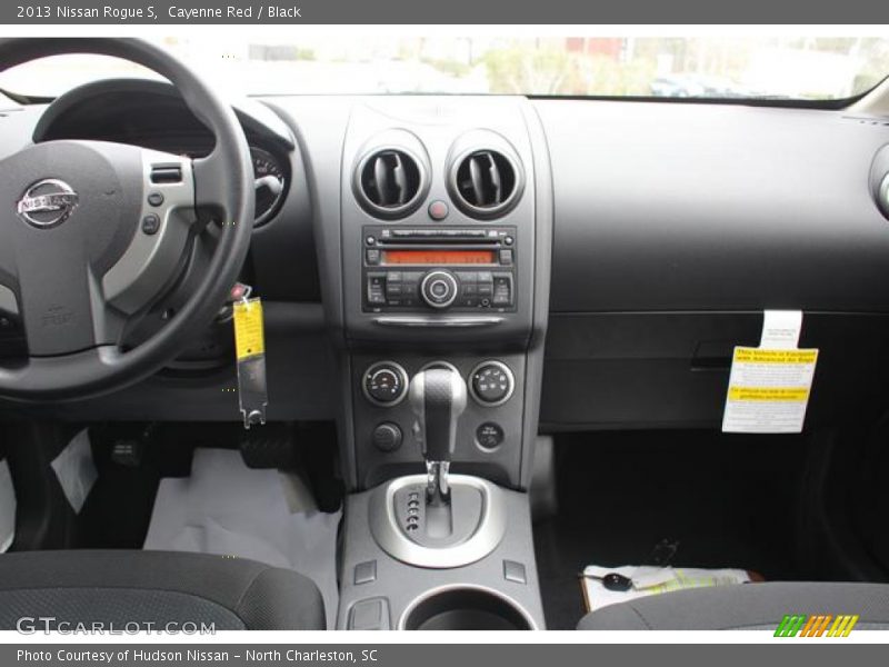 Cayenne Red / Black 2013 Nissan Rogue S