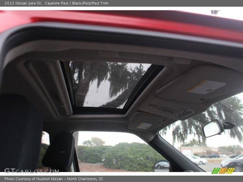 Cayenne Red / Black/Red/Red Trim 2013 Nissan Juke SV