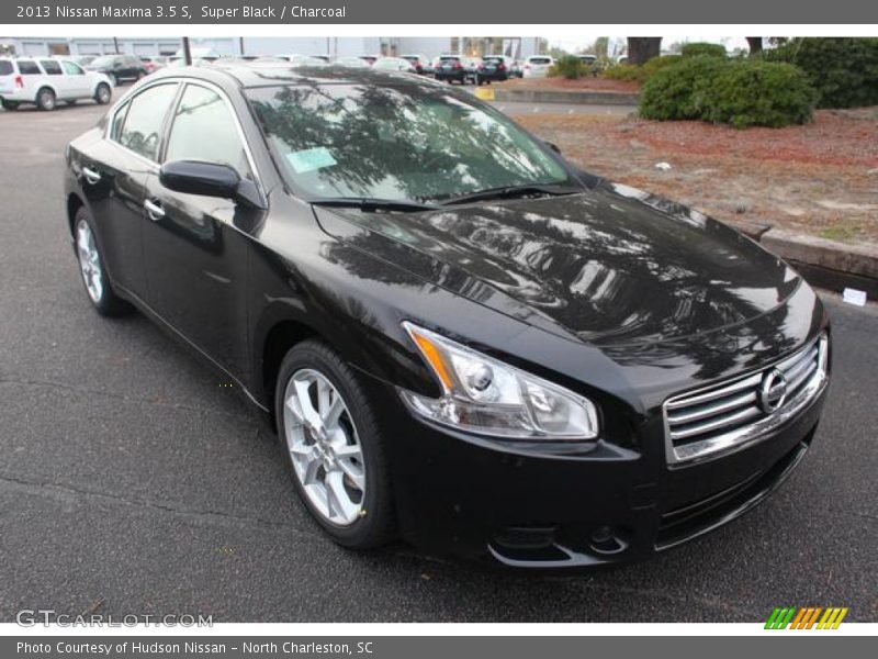 Front 3/4 View of 2013 Maxima 3.5 S