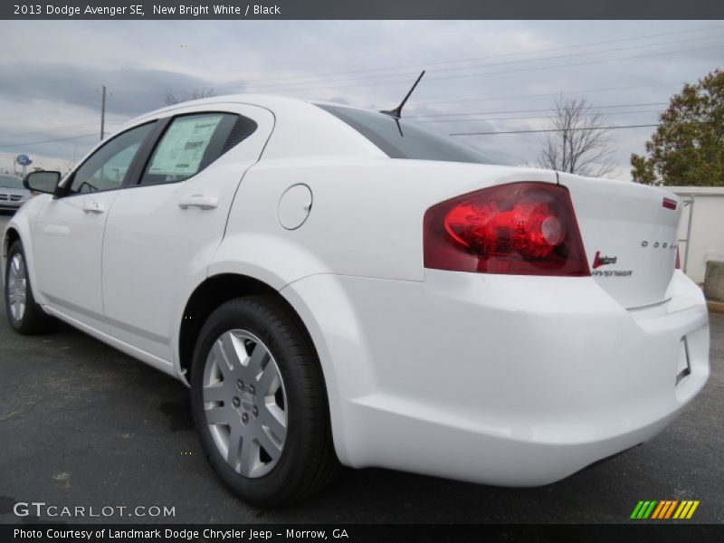 New Bright White / Black 2013 Dodge Avenger SE