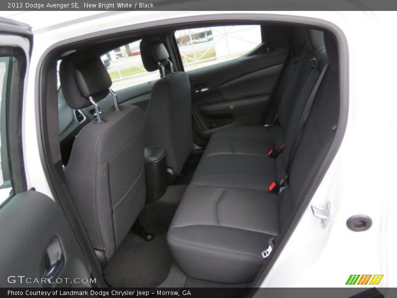 New Bright White / Black 2013 Dodge Avenger SE