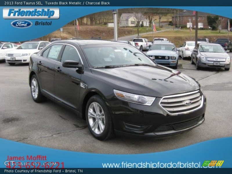 Tuxedo Black Metallic / Charcoal Black 2013 Ford Taurus SEL