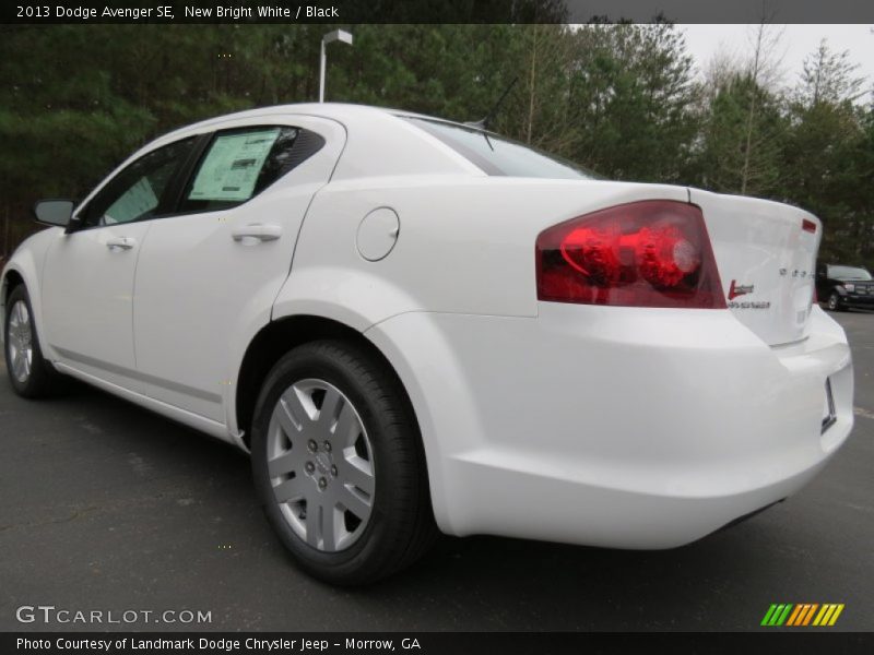New Bright White / Black 2013 Dodge Avenger SE