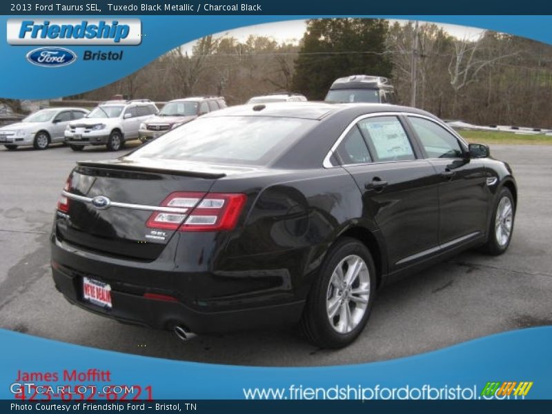 Tuxedo Black Metallic / Charcoal Black 2013 Ford Taurus SEL