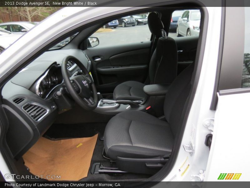 New Bright White / Black 2013 Dodge Avenger SE