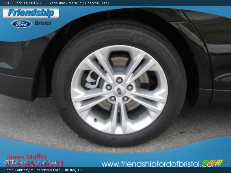 Tuxedo Black Metallic / Charcoal Black 2013 Ford Taurus SEL