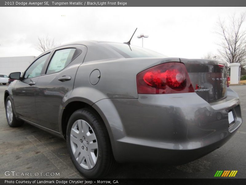 Tungsten Metallic / Black/Light Frost Beige 2013 Dodge Avenger SE