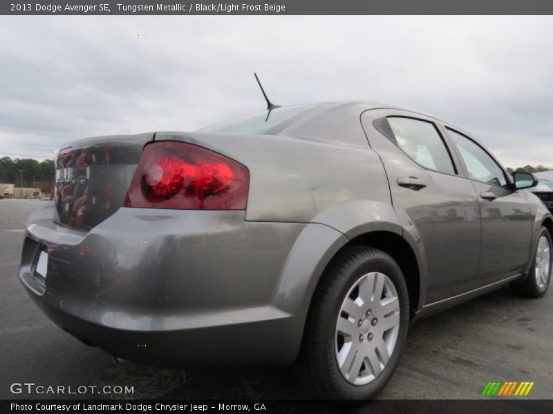 Tungsten Metallic / Black/Light Frost Beige 2013 Dodge Avenger SE
