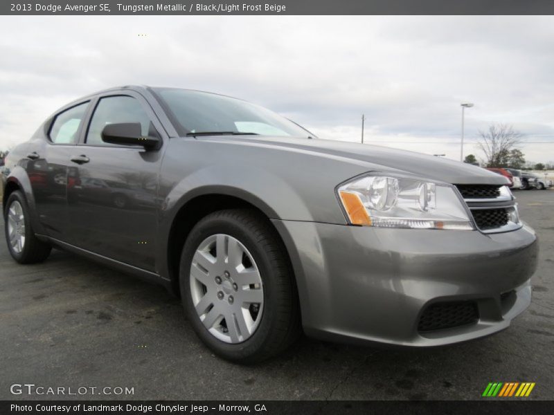 Tungsten Metallic / Black/Light Frost Beige 2013 Dodge Avenger SE