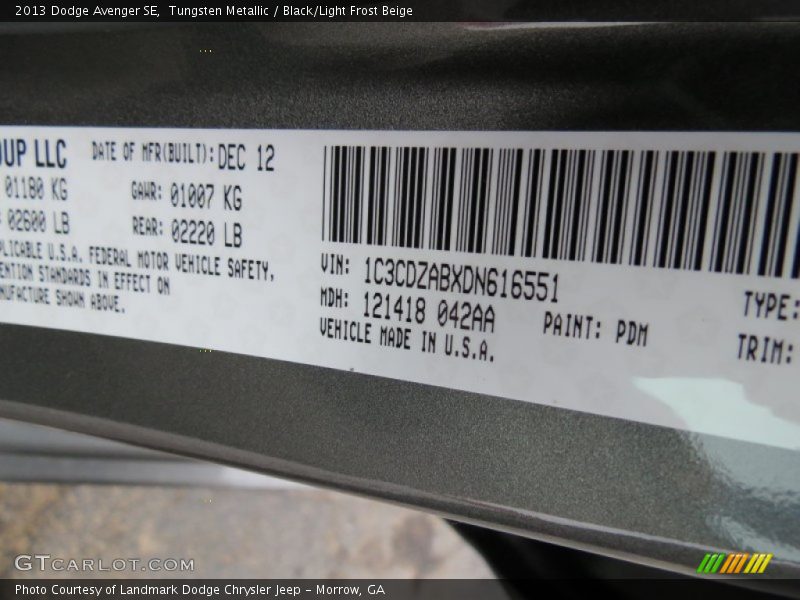 Tungsten Metallic / Black/Light Frost Beige 2013 Dodge Avenger SE