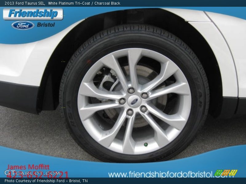 White Platinum Tri-Coat / Charcoal Black 2013 Ford Taurus SEL