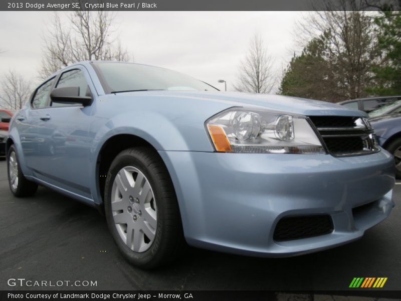 Front 3/4 View of 2013 Avenger SE